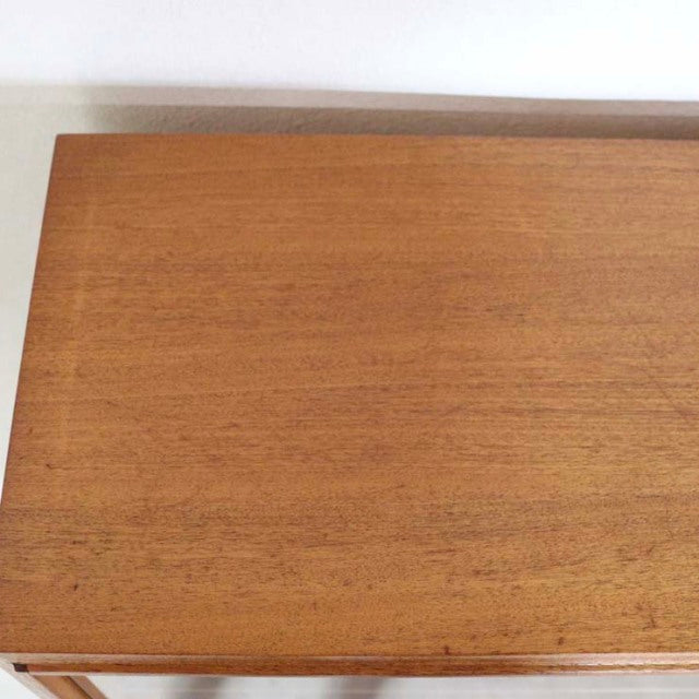 牙突零式。　ロバート・ヘリテージRobert HeritageデザインのビーバーアンドタプレイBEAVER and TAPLEY社のブックケース　商品番号【23155】
