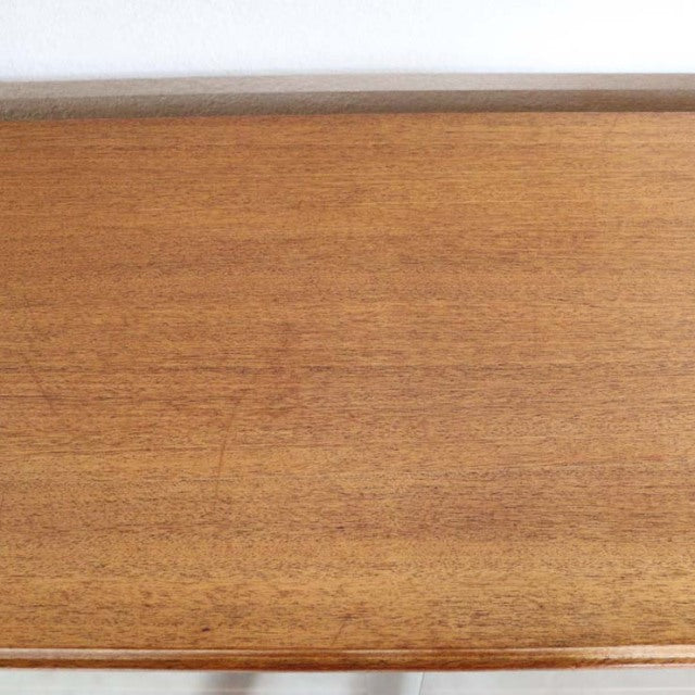牙突零式。　ロバート・ヘリテージRobert HeritageデザインのビーバーアンドタプレイBEAVER and TAPLEY社のブックケース　商品番号【23155】