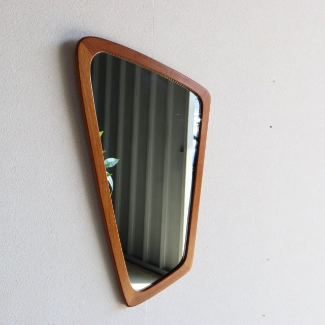 鏡。Asymmetric。２。　デンマーク製のチーク材ミラー　商品番号24077