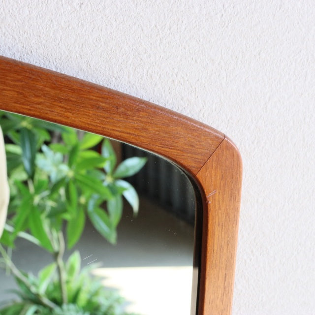 鏡。Asymmetric。２。　デンマーク製のチーク材ミラー　商品番号24077