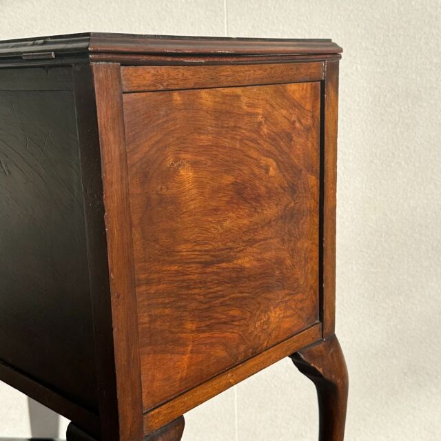 S様専用　スパイスの次はパクチー。　ウォルナット材のアンティークコーヒーテーブル　商品番号25038