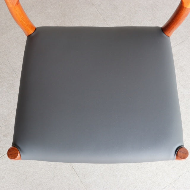 持ち帰り専用デンマーク Niels.O.Mollerニルス・オット・モラー製　ダイニングチェア 商品番号【23182d】