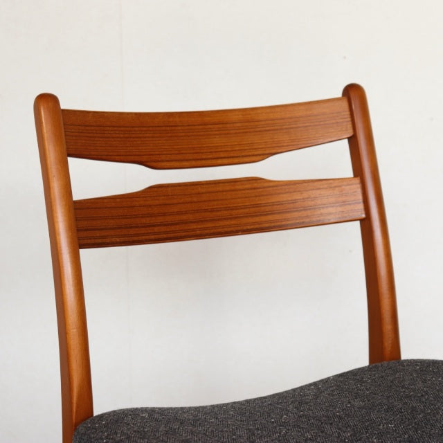 【デンマークの家具職人と尾州の生地職人が出会う】デンマーク製ダイニングチェア　送料込　２脚目以降割引有　座面張替済　商品番号30099a