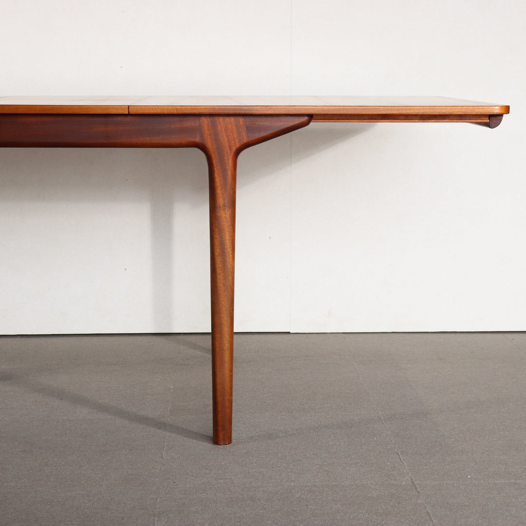 【comingsoon!】 MCINTOSH T3 DINING TABLE ItemCode-DAWN27