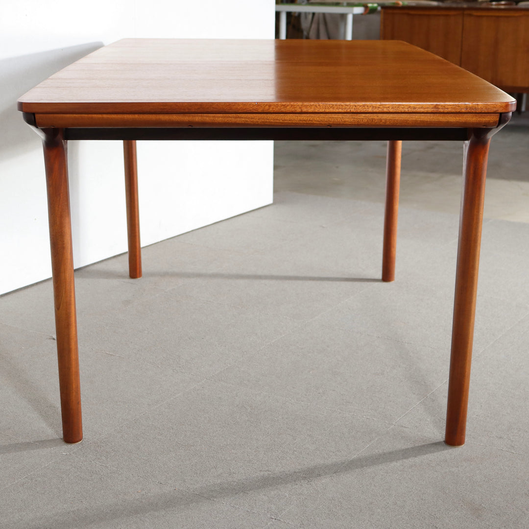 【comingsoon!】 MCINTOSH T3 DINING TABLE ItemCode-DAWN27