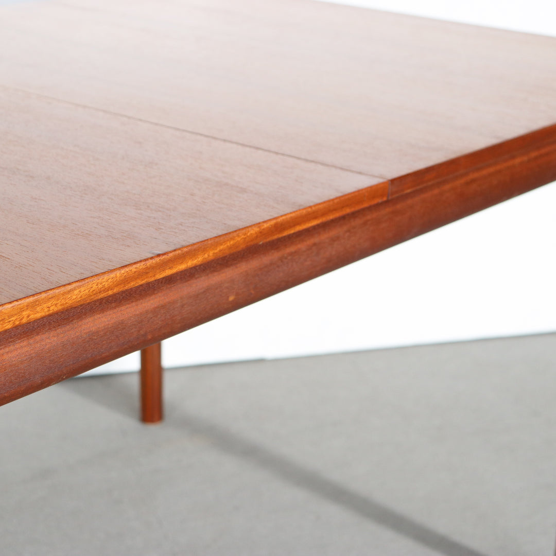 【comingsoon!】 MCINTOSH T3 DINING TABLE ItemCode-DAWN27