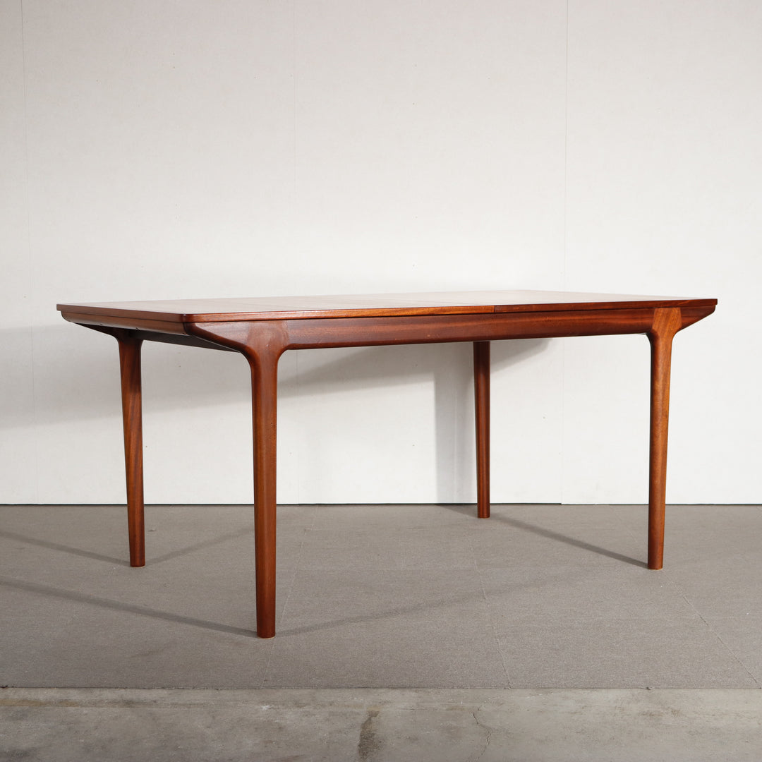 【comingsoon!】 MCINTOSH T3 DINING TABLE ItemCode-DAWN27