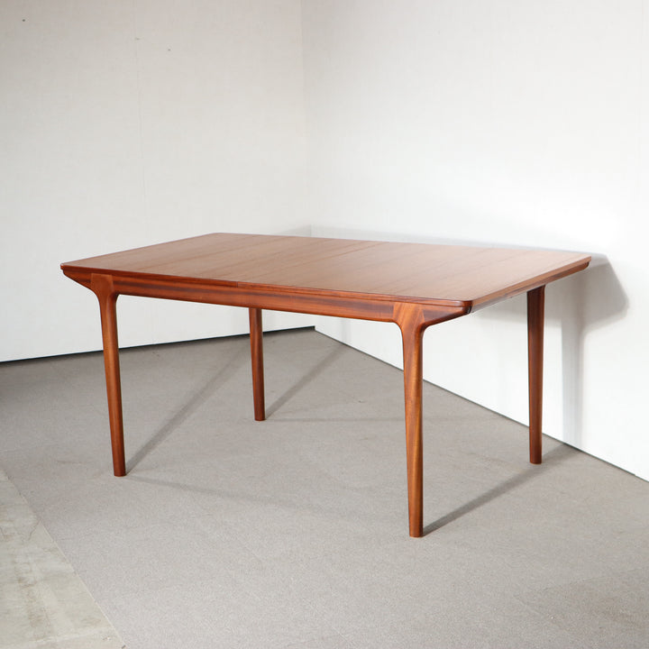 【comingsoon!】 MCINTOSH T3 DINING TABLE ItemCode-DAWN27