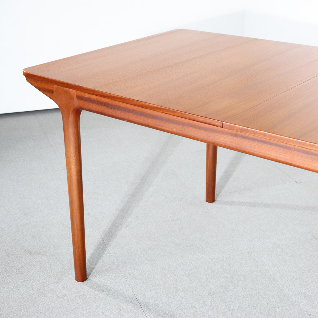 【comingsoon!】 MCINTOSH T3 DINING TABLE ItemCode-DAWN27