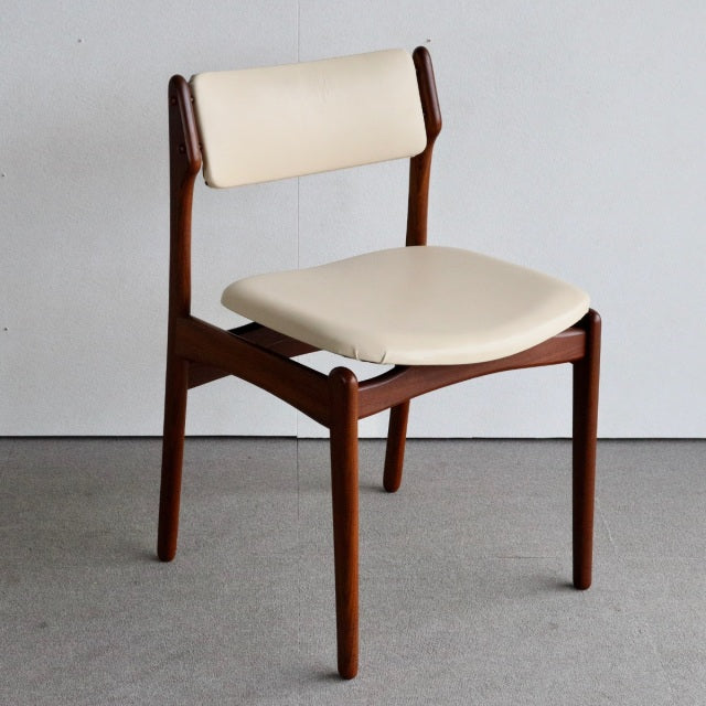 『椅子』　エリック・バッハ　Erik Buch Model 49 ダイニングチェア　背もたれダメージあり　商品番号23126c