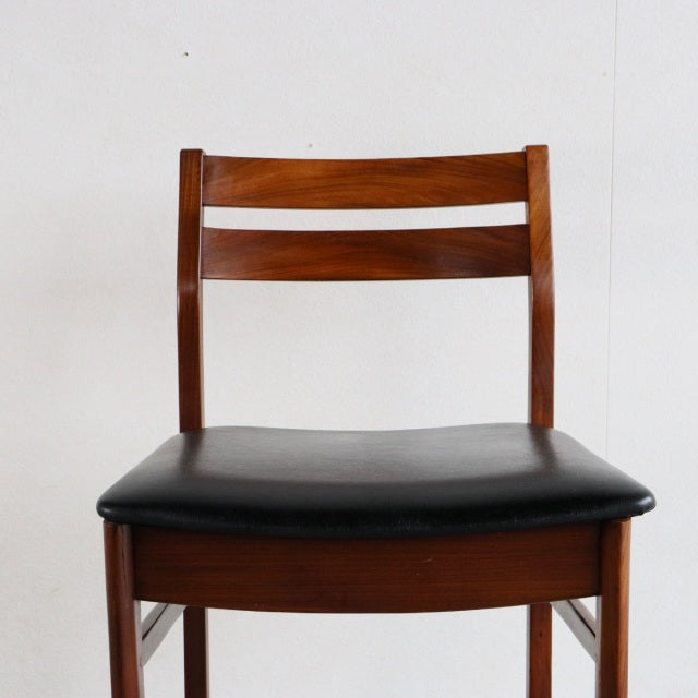 【Ｎ様引き取り専用２】WHITE & NEWTON のダイニングチェア 商品番号23166d