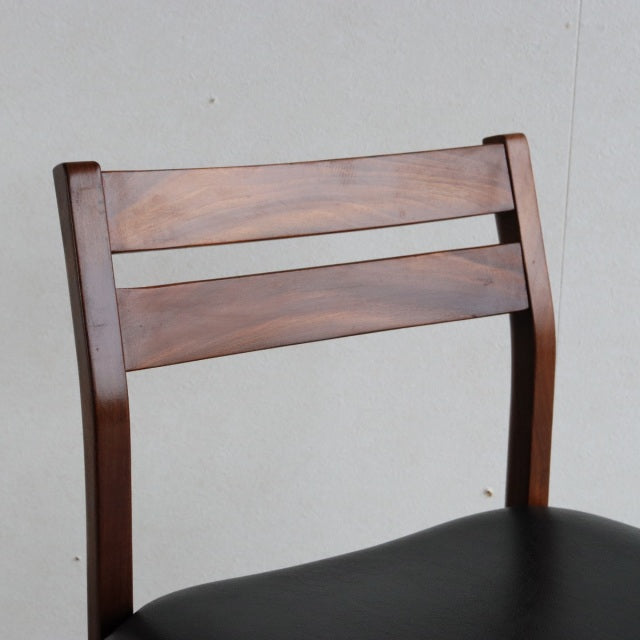 【Ｎ様引き取り専用２】WHITE & NEWTON のダイニングチェア 商品番号23166d