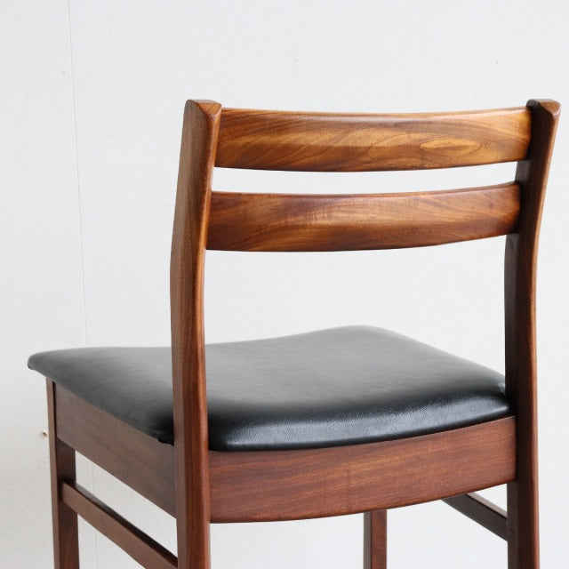 【Ｎ様引き取り専用２】WHITE & NEWTON のダイニングチェア 商品番号23166d