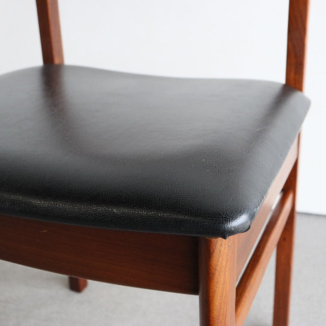 【Ｎ様引き取り専用２】WHITE & NEWTON のダイニングチェア 商品番号23166d