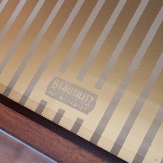 ビューティリティBEAUTILITY製サイドボード　　外も良いけど、中もいいんです。　ItemCode-25152