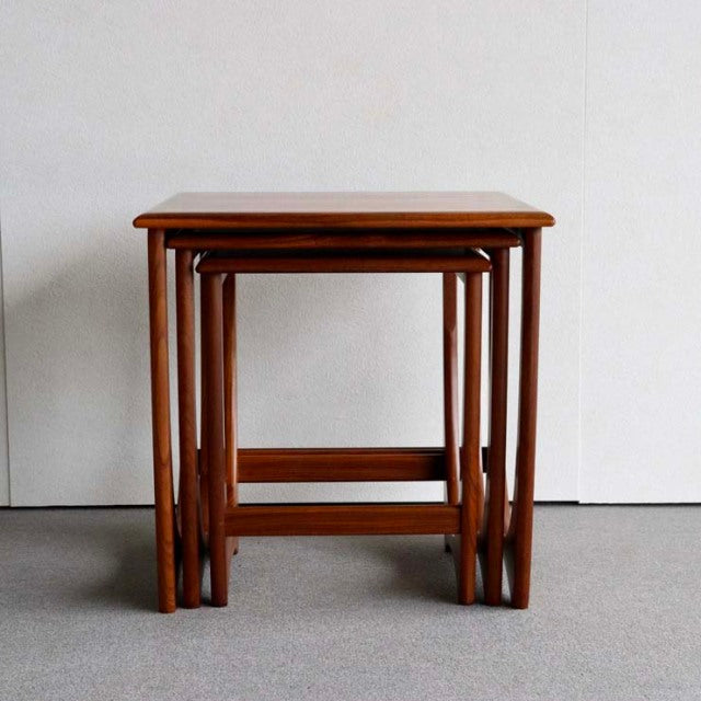 どこから見ても絵になってしまうネストテーブル　G-plan Fresco nest table　商品番号24008