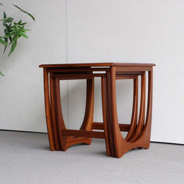 どこから見ても絵になってしまうネストテーブル　G-plan Fresco nest table　商品番号24008