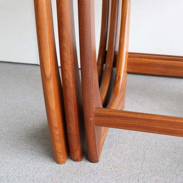 どこから見ても絵になってしまうネストテーブル　G-plan Fresco nest table　商品番号24008
