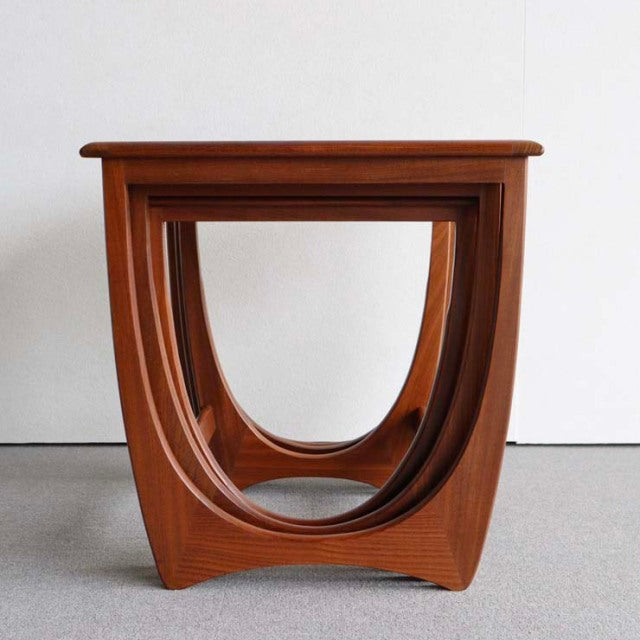 どこから見ても絵になってしまうネストテーブル　G-plan Fresco nest table　商品番号24008