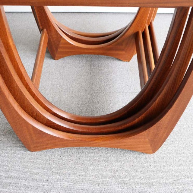 どこから見ても絵になってしまうネストテーブル　G-plan Fresco nest table　商品番号24008