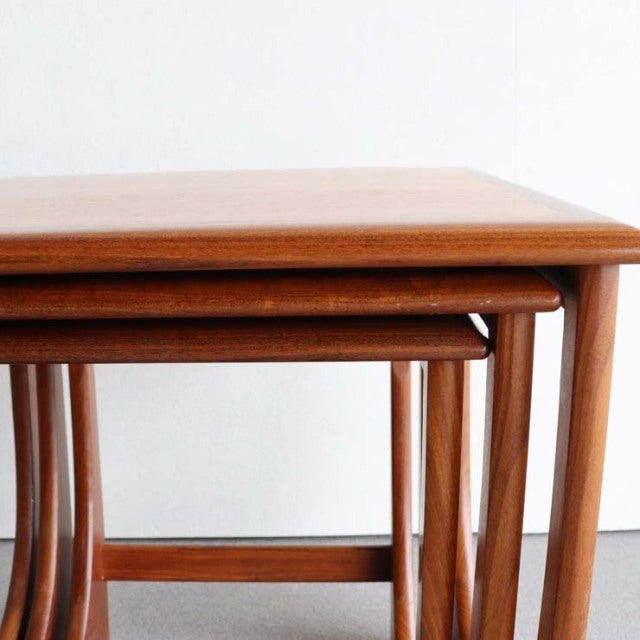 どこから見ても絵になってしまうネストテーブル　G-plan Fresco nest table　商品番号24008