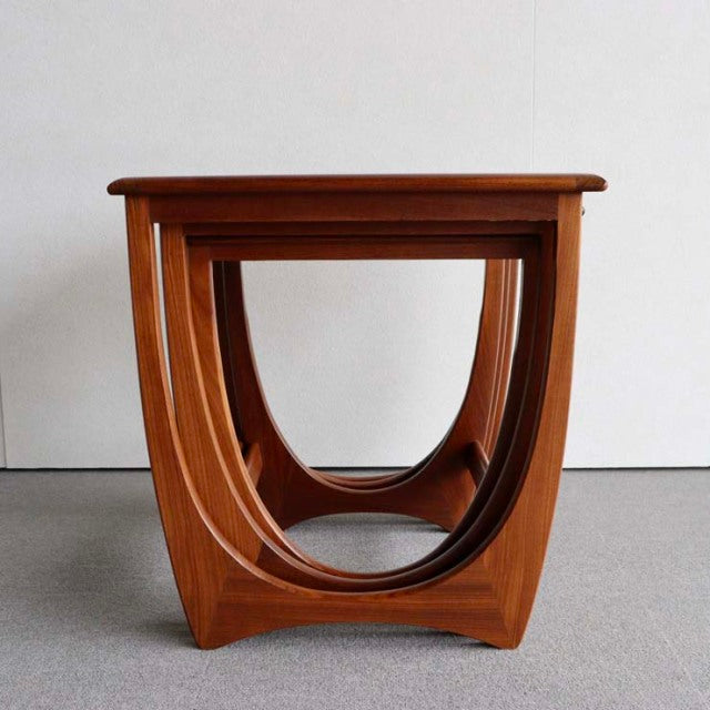 どこから見ても絵になってしまうネストテーブル　G-plan Fresco nest table　商品番号24008