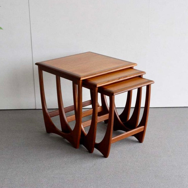どこから見ても絵になってしまうネストテーブル　G-plan Fresco nest table　商品番号24008