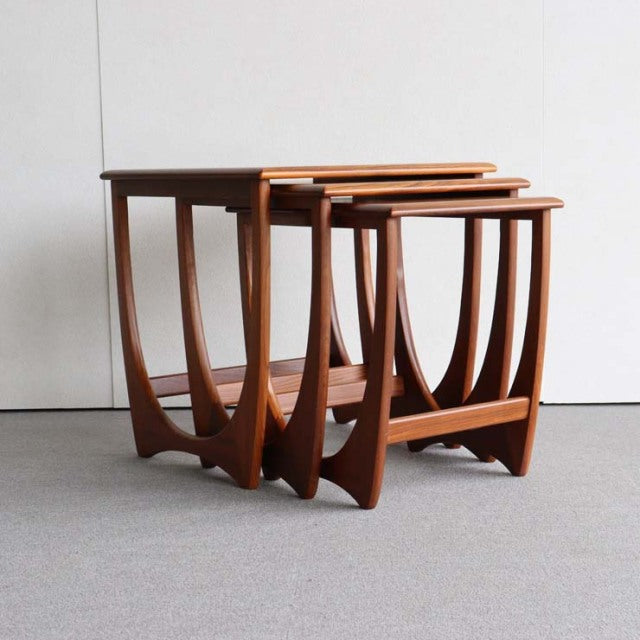 どこから見ても絵になってしまうネストテーブル　G-plan Fresco nest table　商品番号24008