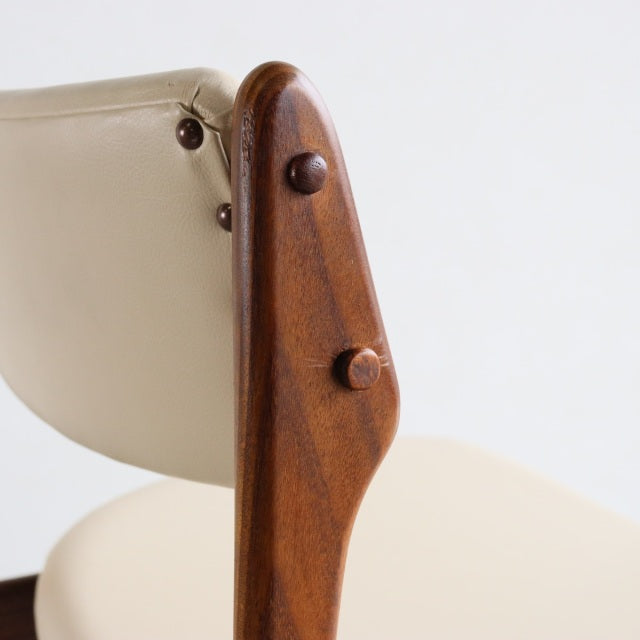 M様専用【送料込み】　2脚目以降割引あり　エリック・バッハErik Buch Model 49 ダイニングチェア　背もたれダメージあり　商品番号23126d