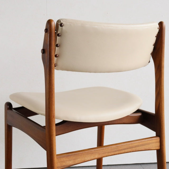 M様専用【送料込み】　2脚目以降割引あり　エリック・バッハErik Buch Model 49 ダイニングチェア　背もたれダメージあり　商品番号23126d