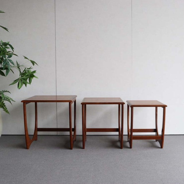 どこから見ても絵になってしまうネストテーブル　G-plan Fresco nest table　商品番号24008