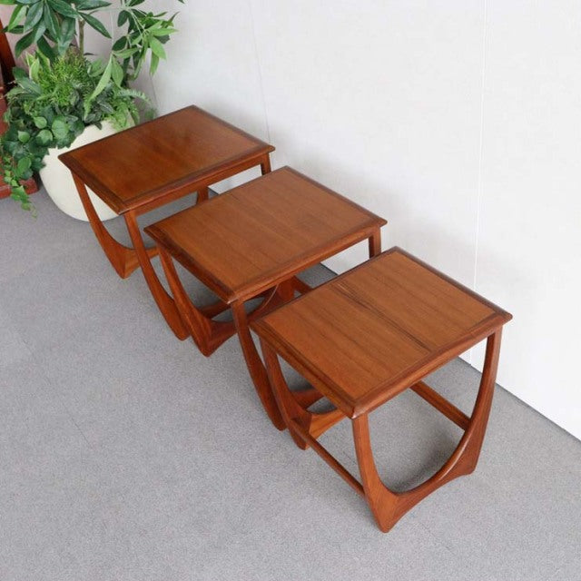 どこから見ても絵になってしまうネストテーブル　G-plan Fresco nest table　商品番号24008