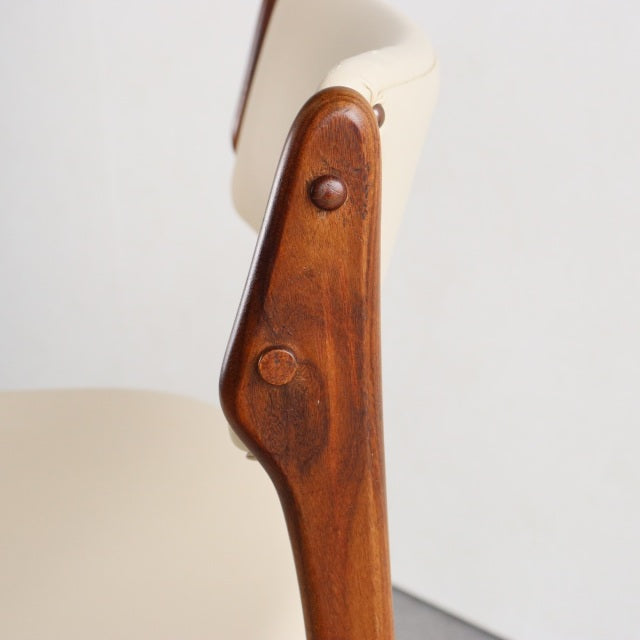 M様専用【送料込み】　2脚目以降割引あり　エリック・バッハErik Buch Model 49 ダイニングチェア　背もたれダメージあり　商品番号23126d