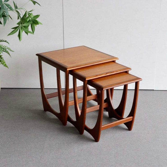 どこから見ても絵になってしまうネストテーブル　G-plan Fresco nest table　商品番号24008