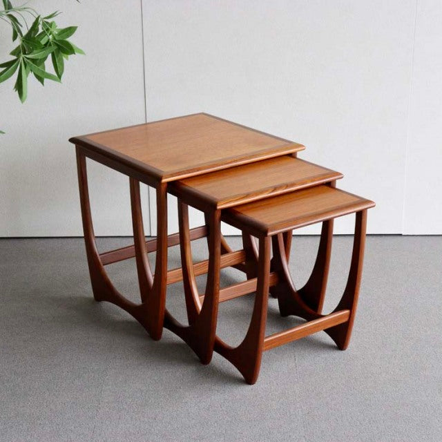 どこから見ても絵になってしまうネストテーブル　G-plan Fresco nest table　商品番号24008