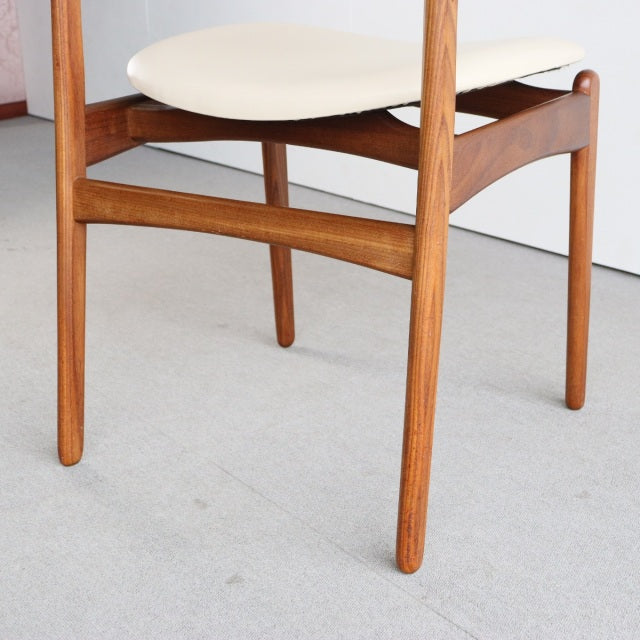M様専用【送料込み】　2脚目以降割引あり　エリック・バッハErik Buch Model 49 ダイニングチェア　背もたれダメージあり　商品番号23126d