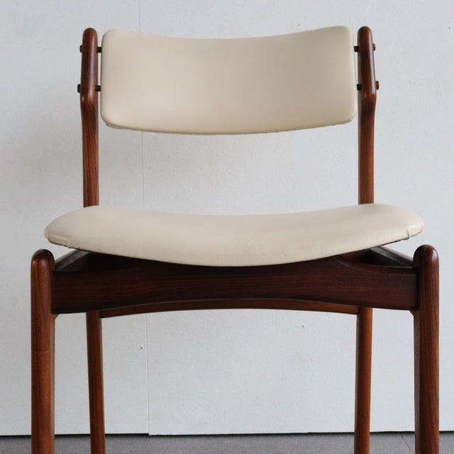 M様専用【送料込み】　2脚目以降割引あり　エリック・バッハErik Buch Model 49 ダイニングチェア　背もたれダメージあり　商品番号23126d