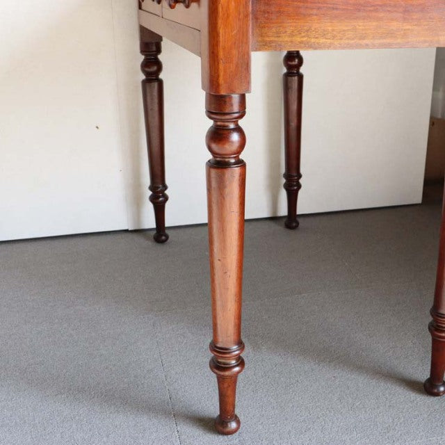 ヴィンテージでは消えた家具　Whole Table　アンティークのホールテーブル　商品番号25055