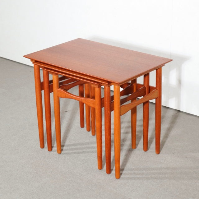 デンマーク製ネストテーブル designed by Poul Hundevad【しょうちゅうだい】　ItemCode-SKOV64 | 送料込