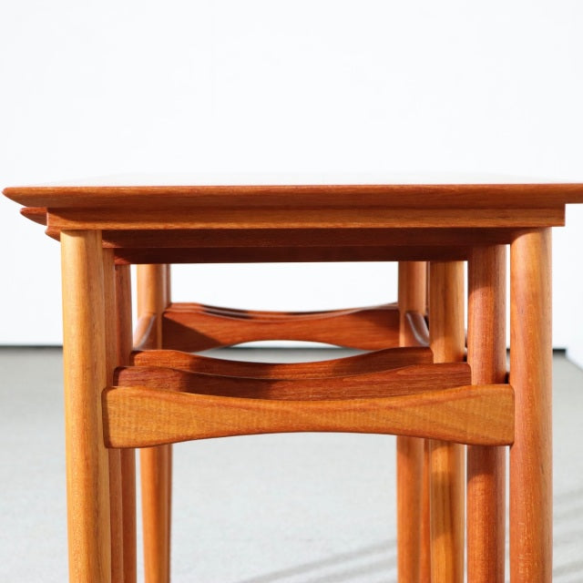 デンマーク製ネストテーブル designed by Poul Hundevad【しょうちゅうだい】　ItemCode-SKOV64 | 送料込