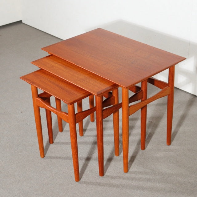 デンマーク製ネストテーブル designed by Poul Hundevad【しょうちゅうだい】　ItemCode-SKOV64 | 送料込