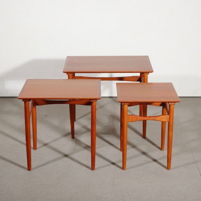 デンマーク製ネストテーブル designed by Poul Hundevad【しょうちゅうだい】　ItemCode-SKOV64 | 送料込