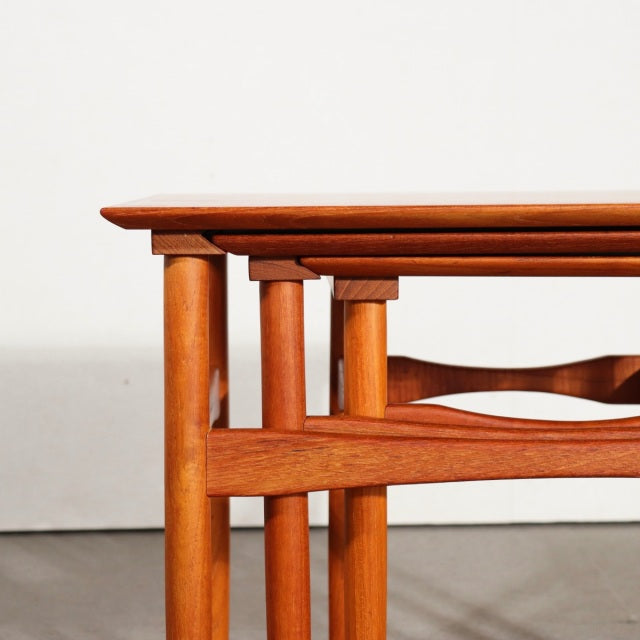 デンマーク製ネストテーブル designed by Poul Hundevad【しょうちゅうだい】　ItemCode-SKOV64 | 送料込