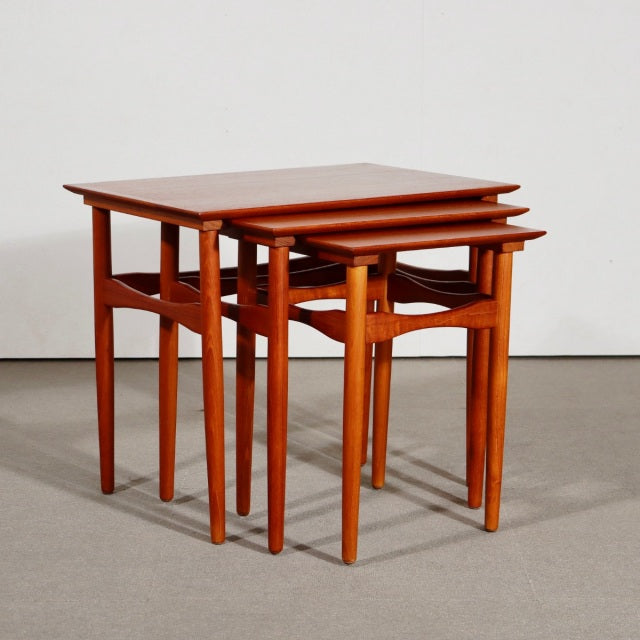 デンマーク製ネストテーブル designed by Poul Hundevad【しょうちゅうだい】　ItemCode-SKOV64 | 送料込