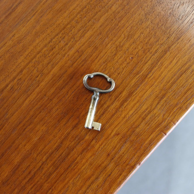 デンマーク製キャビネット【ロック】 ItemCode-SKOV26 | 送料込