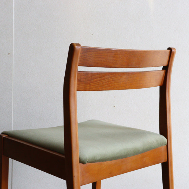 M様引き取り専用　いす。　淡緑。　ヴィンテージのダイニングチェア　商品番号25111a