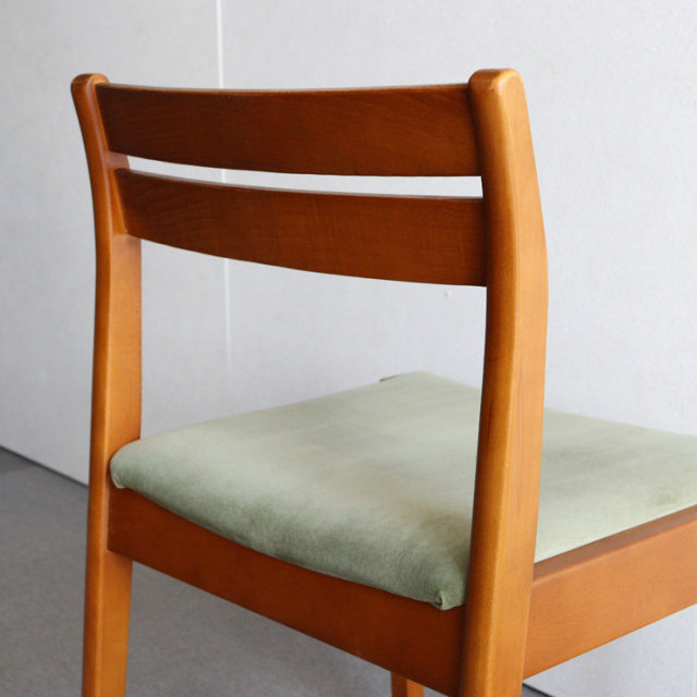 M様引き取り専用　いす。　淡緑。　ヴィンテージのダイニングチェア　商品番号25111a
