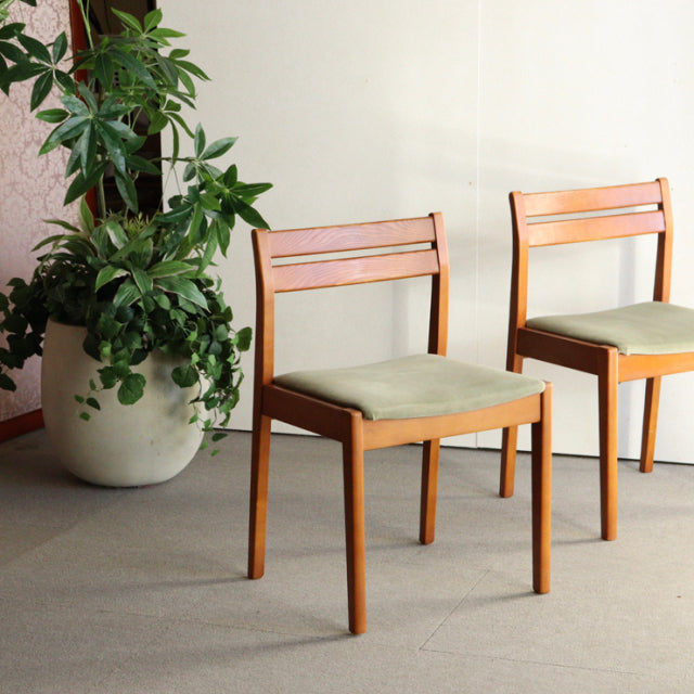 M様引き取り専用　いす。　淡緑。　ヴィンテージのダイニングチェア　商品番号25111b