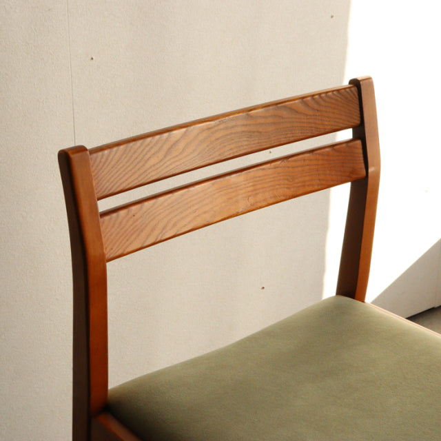 M様引き取り専用　いす。　淡緑。　ヴィンテージのダイニングチェア　商品番号25111b