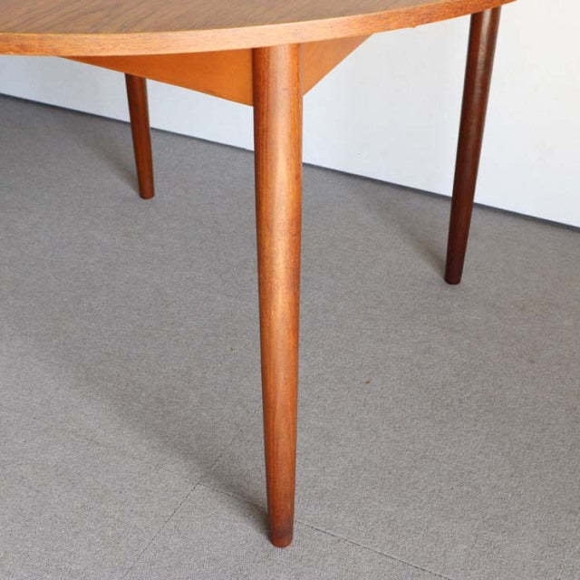 ジープランG-PLANラウンドダイニングテーブル　    原型。 ItemCode-25143